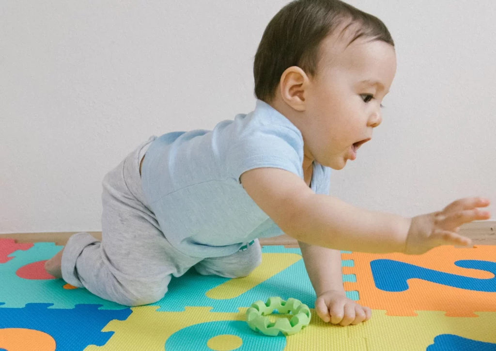 Le youpala : un objet dangereux pour bébé qui devrait être interdit à la vente.