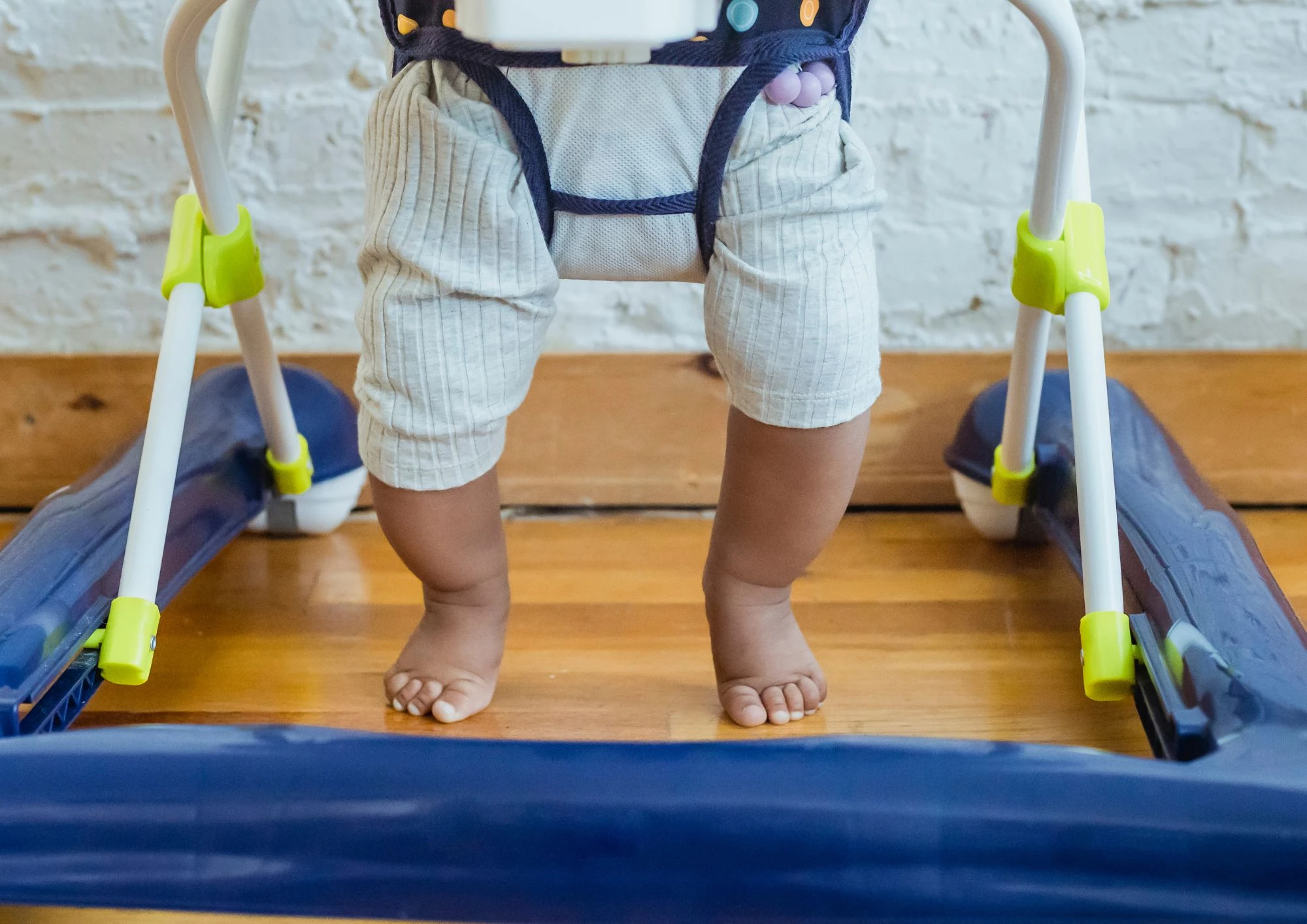 Les dangers du youpala pour bébé : pourquoi il devrait être interdit à la vente.