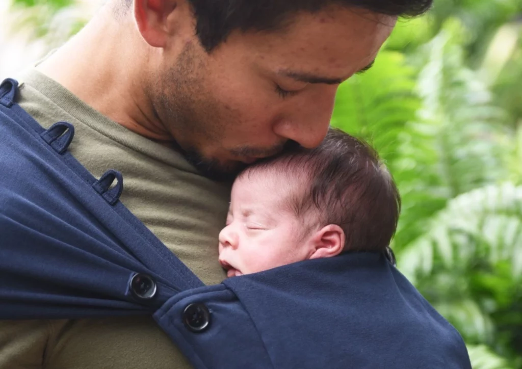 Atelier de portage physiologique bébé enfant sur mesure par une monitrice de portage certifiée - angers et alentours - 49 - écharpe, porte bébé, meh dai, dos et ventre et nouages différents