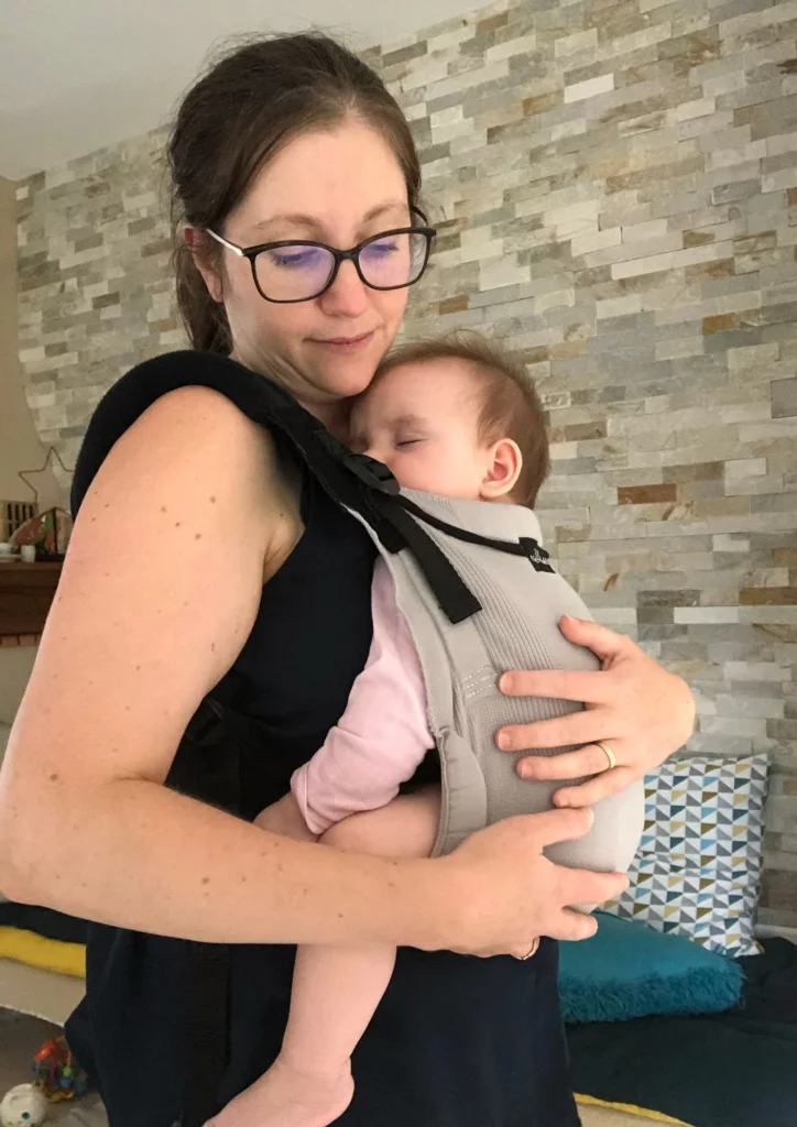 Atelier de portage physiologique à Angers : confort et bien-être pour vous et votre bébé.