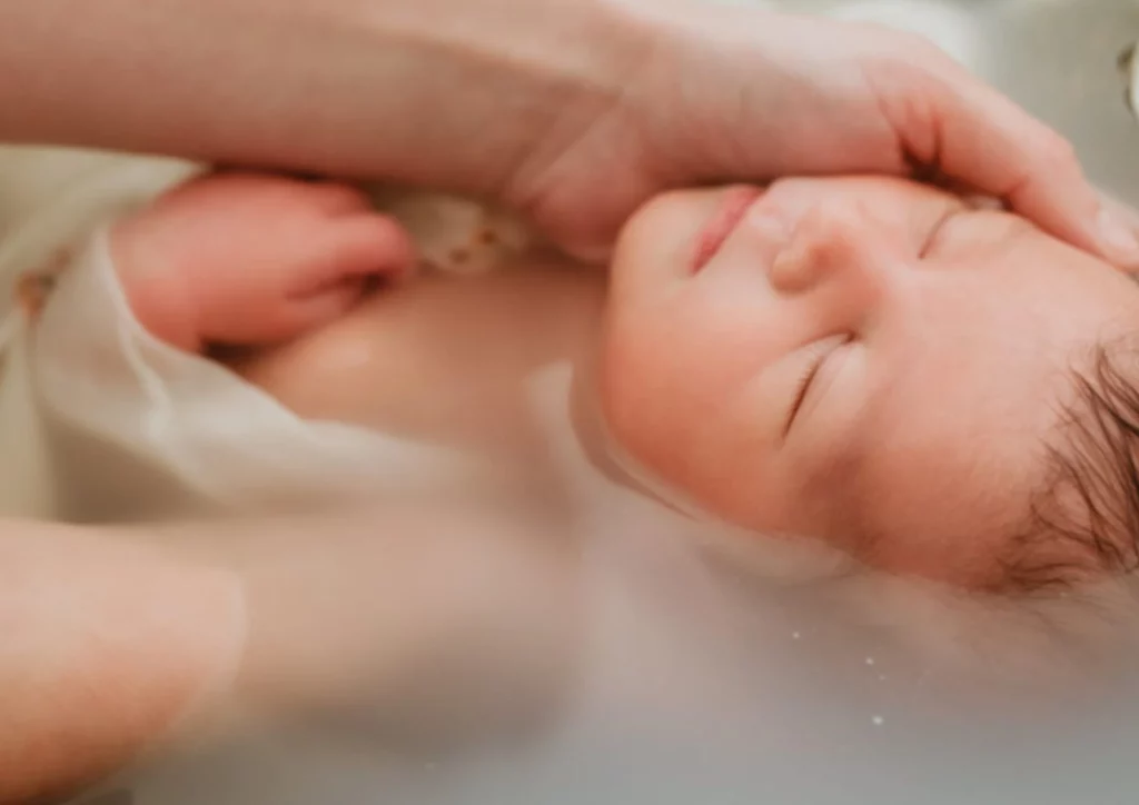 Offrir un cadeau de naissance à Angers : pour les parents et futurs parents.